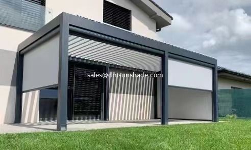 Dış mekan akıllı ayarlanabilir bahçe alüminyum pergola su geçirmez zip perdeleri ile
